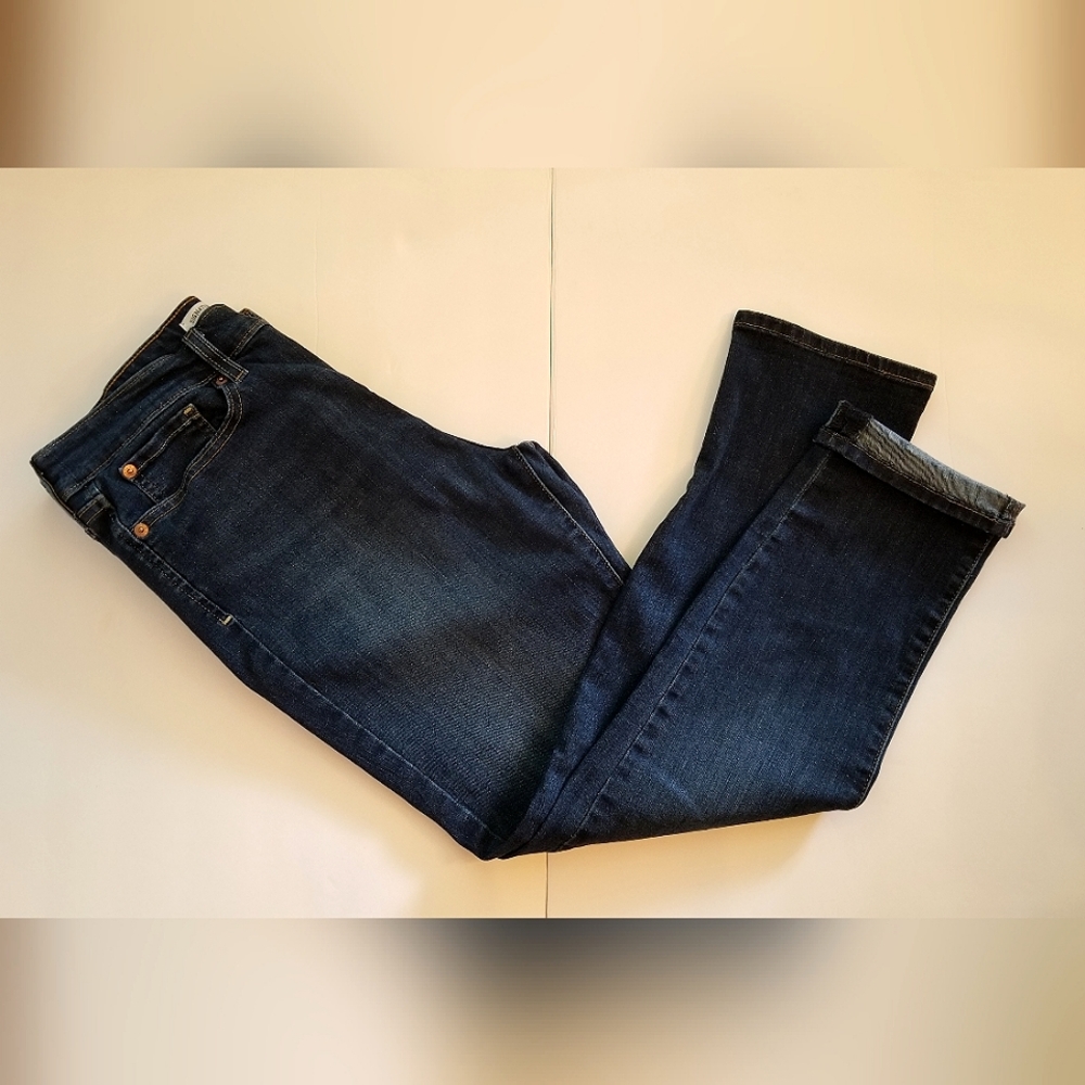Women's Levi blue jeans